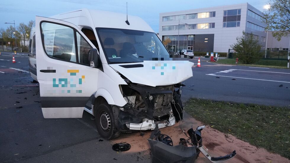 Die Unfallstelle auf der BMW-Allee am BMW-Werk.