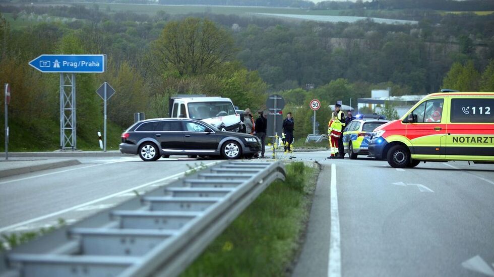 An der A17 krachte es am Dienstagabend.