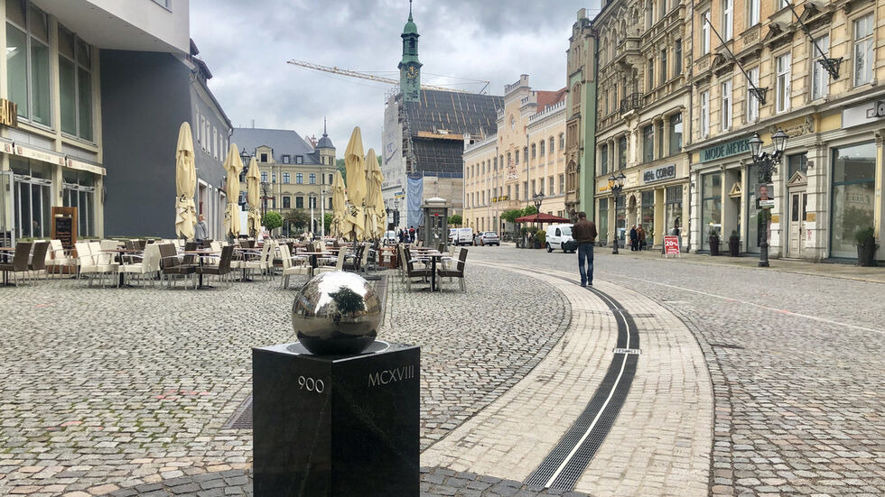 Nur ein Beispiel dafür, dass Zwickau etwas für seine Innenstadtbelebung tut, ist das Wasserspiel auf dem Hauptmarkt. Es bereitet im Sommer vor allem Kindern Freude und sorgt für eine kleine Abkühlung.
