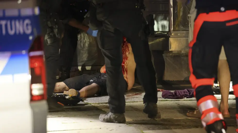 Blut, Messer und Blaulicht in Chemnitz: Drei Auseinandersetzungen beschäftigen die Polizei.