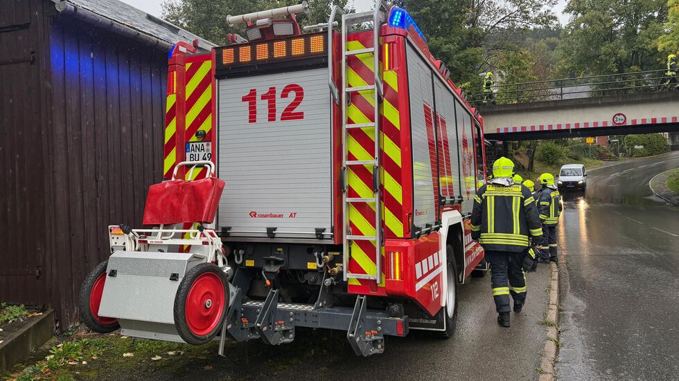 Um die 15 Feuerwehrleute eilten zur Unfallstelle.
