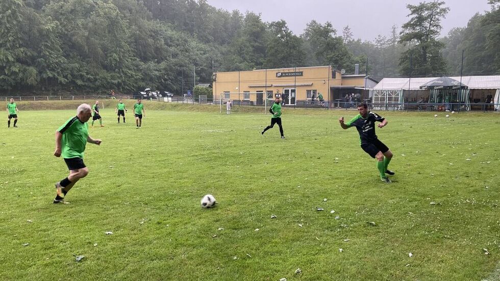 Das Festwochenende begann am Freitagabend mit einem Turnier der Alten Herren.