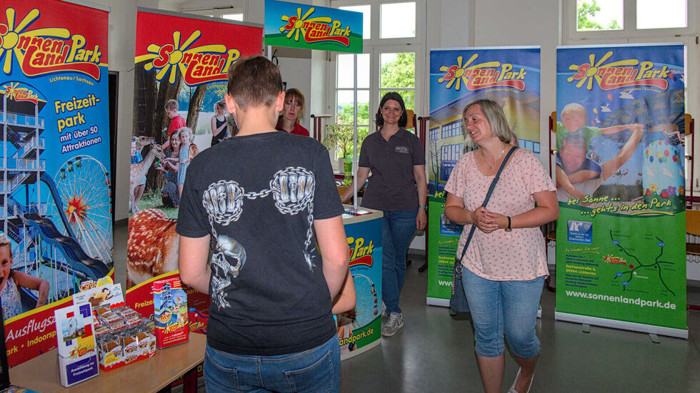 Eindrücke von der letzten Ausgabe der Messe, am Messestand vom Sonnenlandpark. Eindrücke von der letzten Ausgabe der Messe, am Messestand vom Sonnenlandpark.