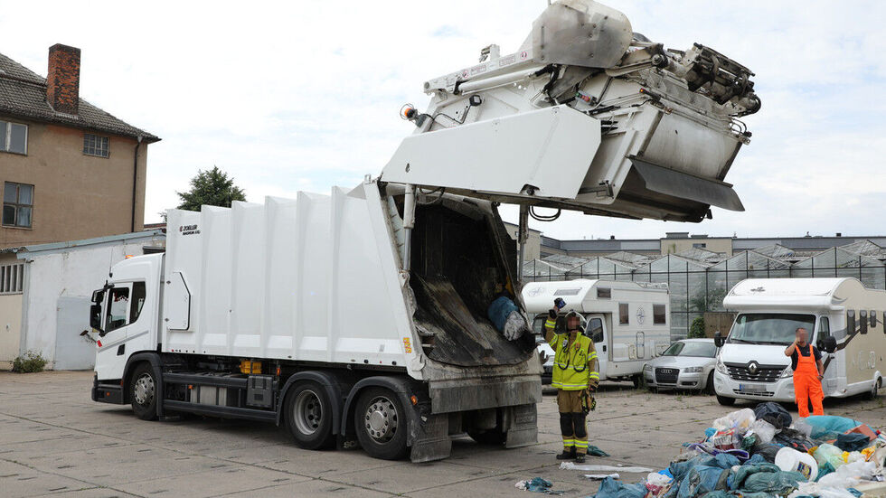 Der gelöschte Abfall wurde wieder eingesammelt.