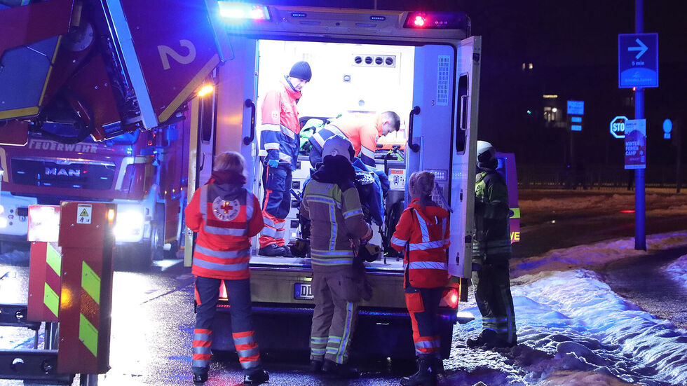 Der 53-Jährige wurde mit dem Rettungswagen ins Krankenhaus gebracht