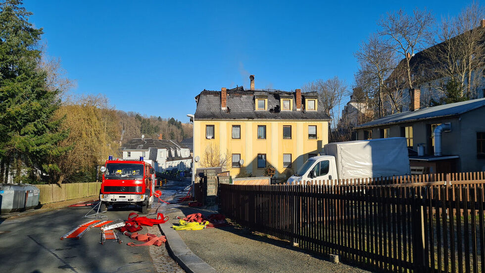 Das zerstörte Mehrfamilienhauses an der Schillerstraße. 