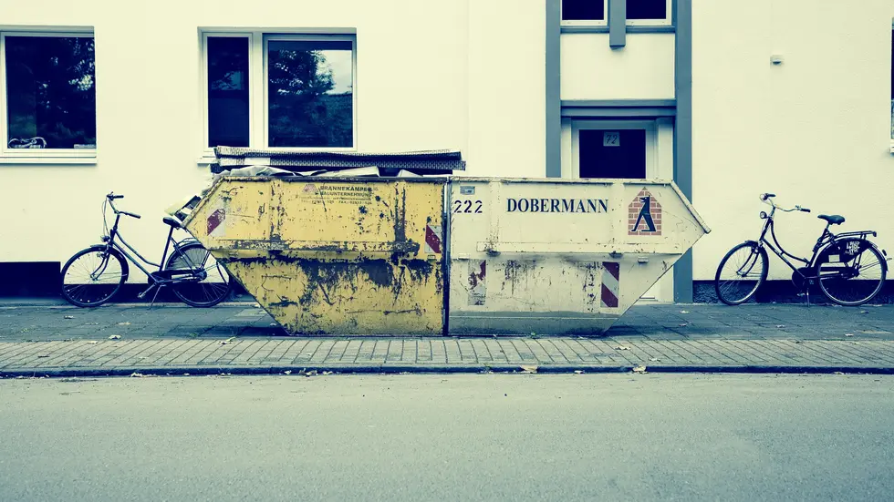 Solche oder größere mobile Müllcontainer sollen ab kommendem Jahr in größeren Leipziger Wohngebieten tageweise aufgestellt werden (Symbolbild).