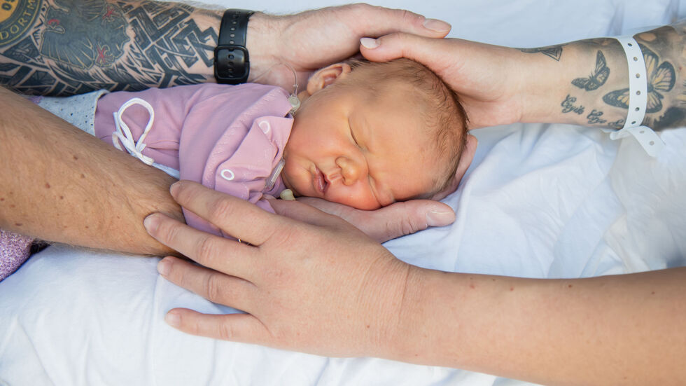 Die kleine heißt Amy und wog zur Geburt 4.100 Gramm und war 54 Zentimeter groß. Die kleine heißt Amy und wog zur Geburt 4.100 Gramm und war 54 Zentimeter groß.